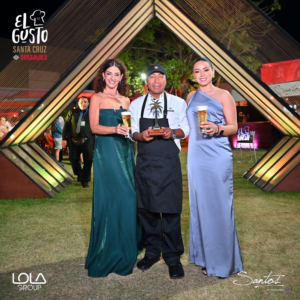 Con orgullo recibimos la Palmera Dorada a Mejor Espacio Gastronómico✨.
Un reconocimiento que celebra la riqueza de nuestra gastronomía y el trabajo en equipo.
Gracias a Huari y Chef Santos por ser los mejores aliados y felicitaciones a todos los que hicieron posible este logro por 2do año consecutivo, que ya es el 3ero para la marca.