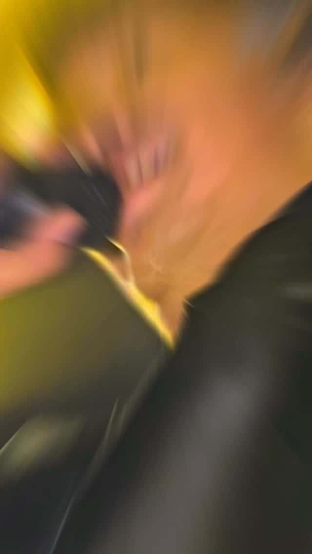 Sin duda la noche con más Flow 🤙🏻💛 
Anoche la Boliganga y la Goldenmanía hicieron temblar la serenata cruceña. 
Con el flow de @cs_corona  y la hermosa voz de @lu_delatower , el stand más divertido de Expocruz se volvió el punto de encuentro donde se cantó, se bailó y se brindó a lo grande 🍻
¡Así vivimos la fiesta, así se celebra Santa Cruz!