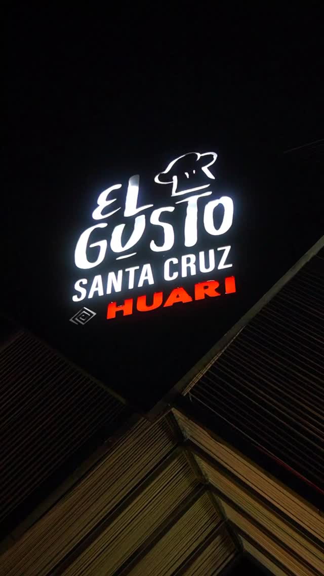 ¡Fue una noche increíble! El talento de dos grandes chefs en una sola noche: Cristian Mora y Santos Coaquira en una colaboración para celebrar los sabores de nuestra tierra.
Un homenaje gastronómico pensado para disfrutar el gusto que compartimos.