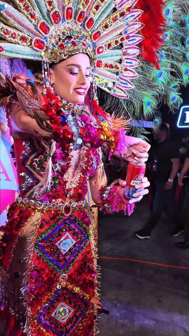 ¡La primera preca dió inicio oficialmente a la fiesta grande de los cruceños!

Santa Cruz disfrutó al máximo de la primer noche de preca y nosotros lo vivimos a lo grande con PACEÑA. 🍻🔥 Baile, color y la mejor energía carnavalera recorrieron el centro y terminó en la icónica verbena cruceña donde personalizamos vasos, regalamos merch con un juego divertido, recibimos a la reina del carnaval, reinas de comparsas y comparseros en general que disfrutaron de esta gran velada con una cerveza fría en mano.

🍻 Falta poco para vivir un carnaval inolvidable y con nuestro team estamos más que listos ¡Que siga la fiesta! 🎉