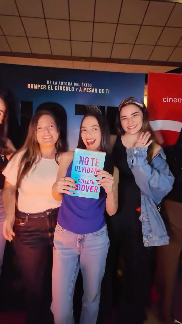 Una historia que está haciendo suspirar, llorar y volver a creer en las segundas oportunidades. 
💔✨
“No te olvidaré”, la esperada adaptación de la novela de Colleen Hoover, llega a los cines para contar una historia sobre errores, redención y el amor capaz de cambiarlo todo.

Un relato profundamente emotivo que ya conquistó a millones de lectores… y que ahora promete tocar el corazón del público en la pantalla grande.

Viví esta historia en el cine. 

#NoTeOlvidaré #CinemarkBo #AndesFilms #LolaGroup